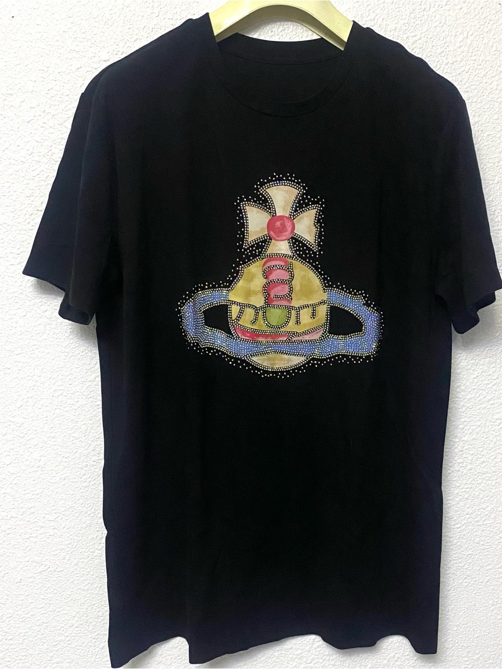 Black Men’s Graphic T-Shirt with Multicolor Orb Design